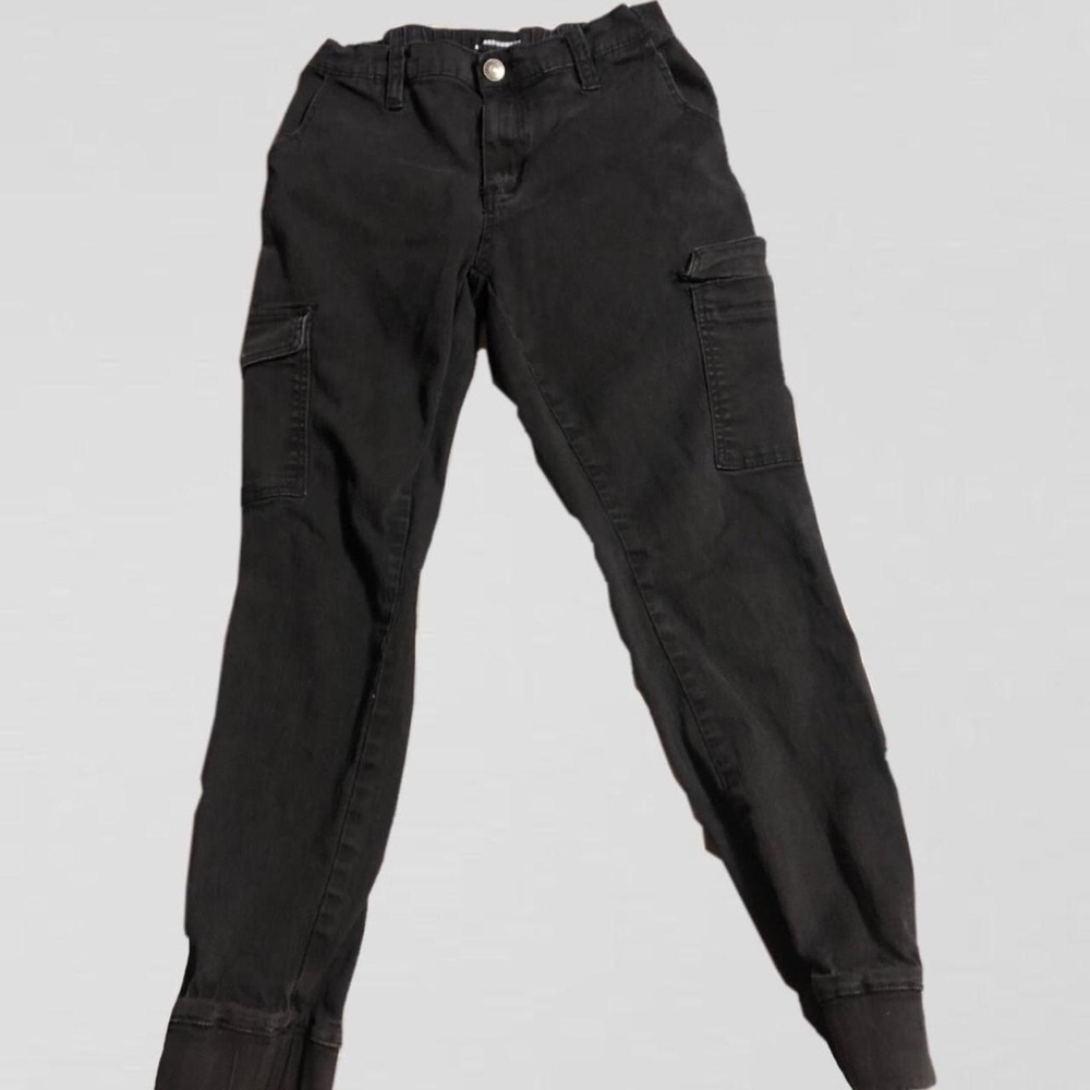 Women's Black Jeans with Cargo Pockets and Tapered Legs - Size M